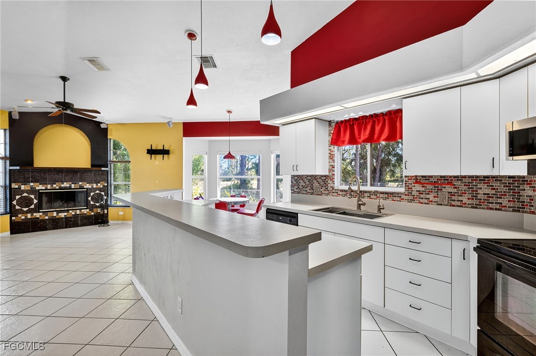 3 Bed SingleFamilyResidence for Sale in Lehigh Acres, FL — photo 9