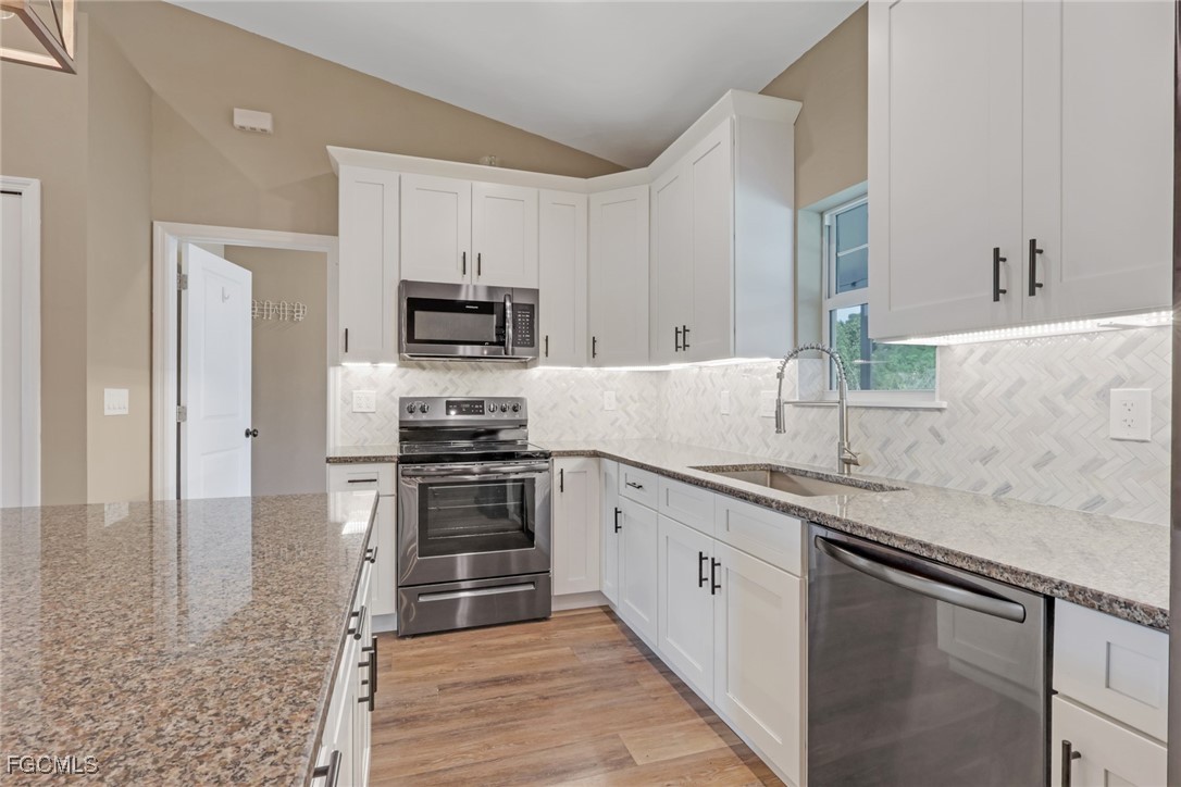 3 Bed SingleFamilyResidence for Sale in Not Applicable, FL — photo 9
