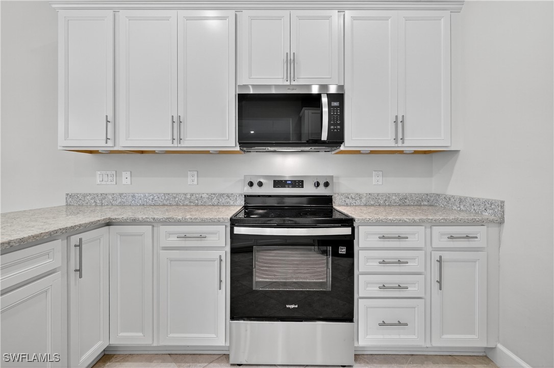 3 Bed SingleFamilyResidence for Sale in Westbrook, photo 9