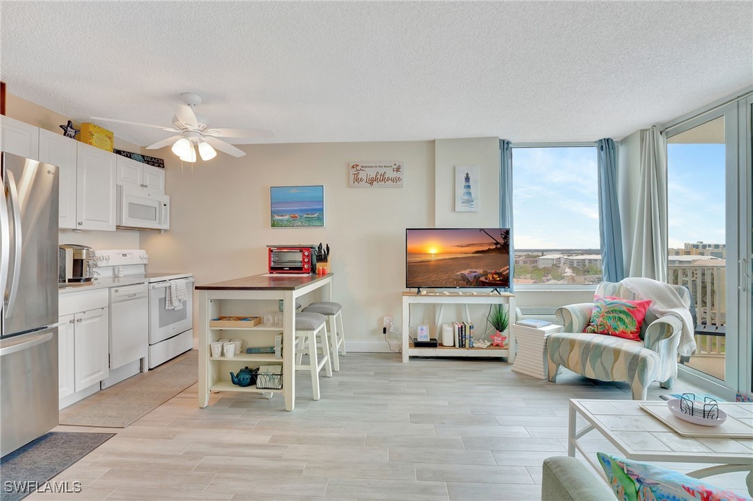 1 Bed Waterfront Home for Sale in Fort Myers Beach, photo 9