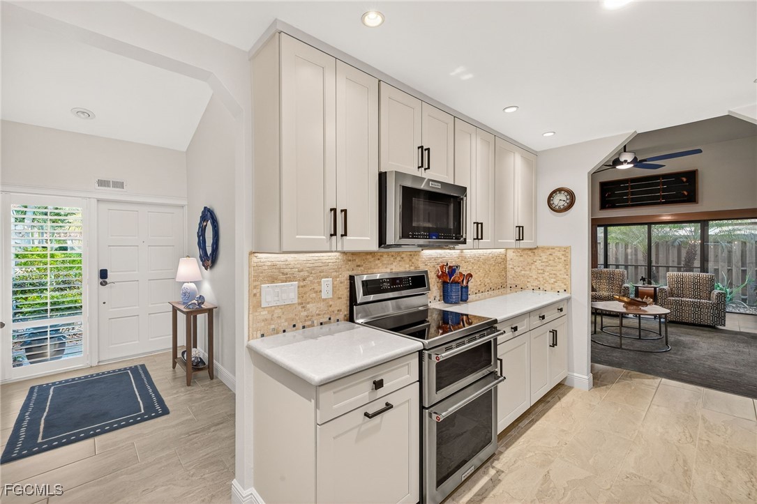2 Bed Detached for Sale in Longboat Village, FL, $475,000 — photo 9