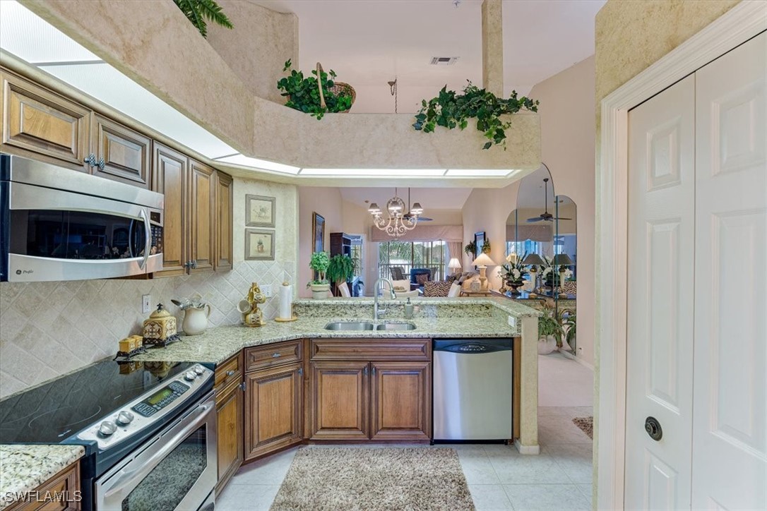 3 Bed Waterfront Home for Sale in Amberley Court, photo 9