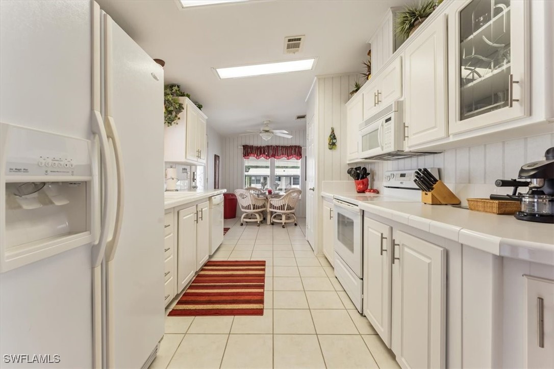 2 Bed ManufacturedHome for Sale in Naples, FL, $155,000 — photo 9
