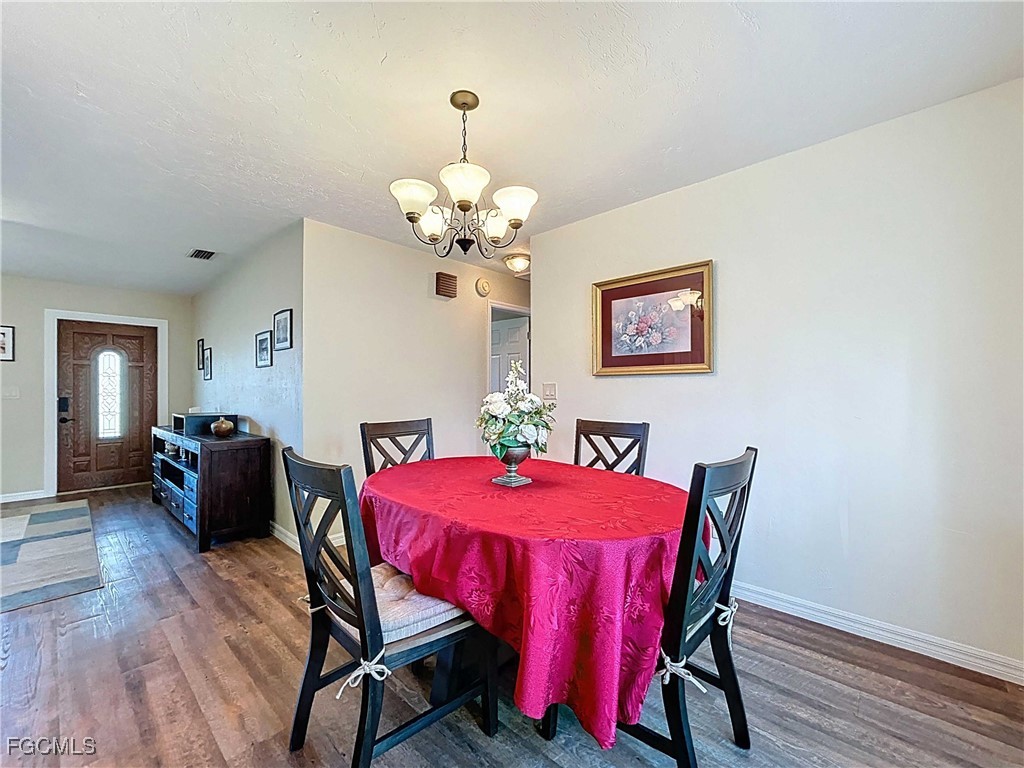 3 Bed SingleFamilyResidence for Sale in Fort Myers, photo 9