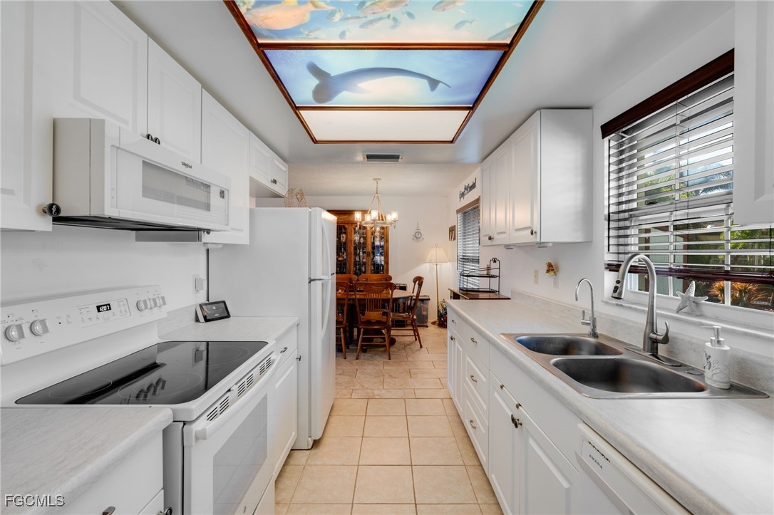 2 Bed Waterfront Home for Sale in Fort Myers, photo 9