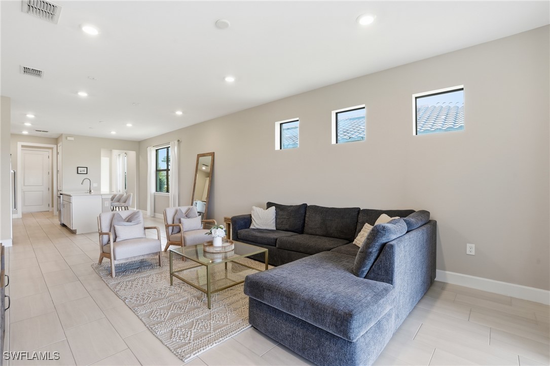 3 Bed SingleFamilyResidence for Sale in Estero, photo 9