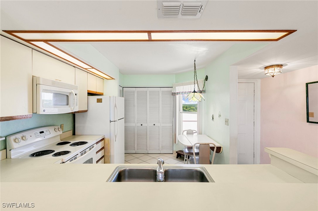 2 Bed Waterfront Home for Sale in Marco Island, photo 9