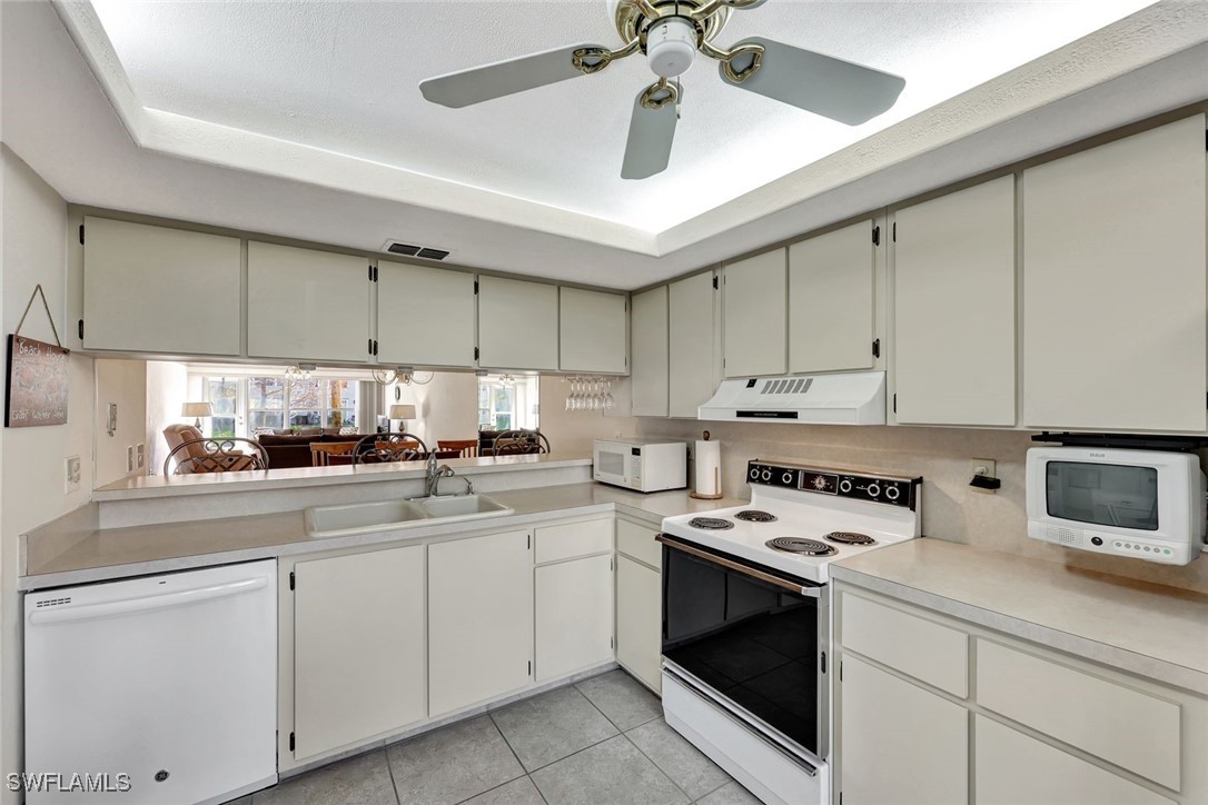 2 Bed Condominium for Sale in Winterpark, FL, $185,000 — photo 9