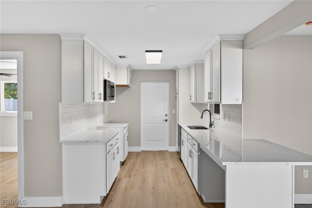 3 Bed SingleFamilyResidence for Sale in Fort Myers, photo 9