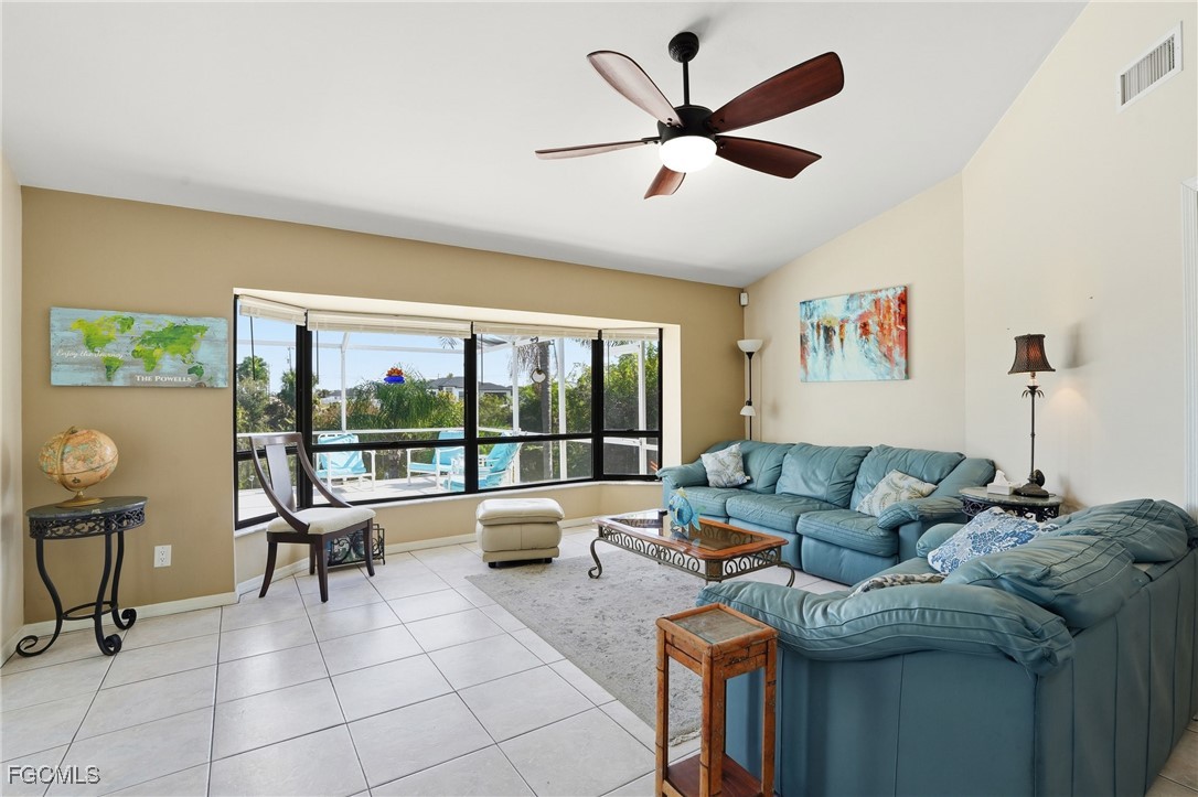 3 Bed Pool Home for Sale in Cape Coral, photo 9