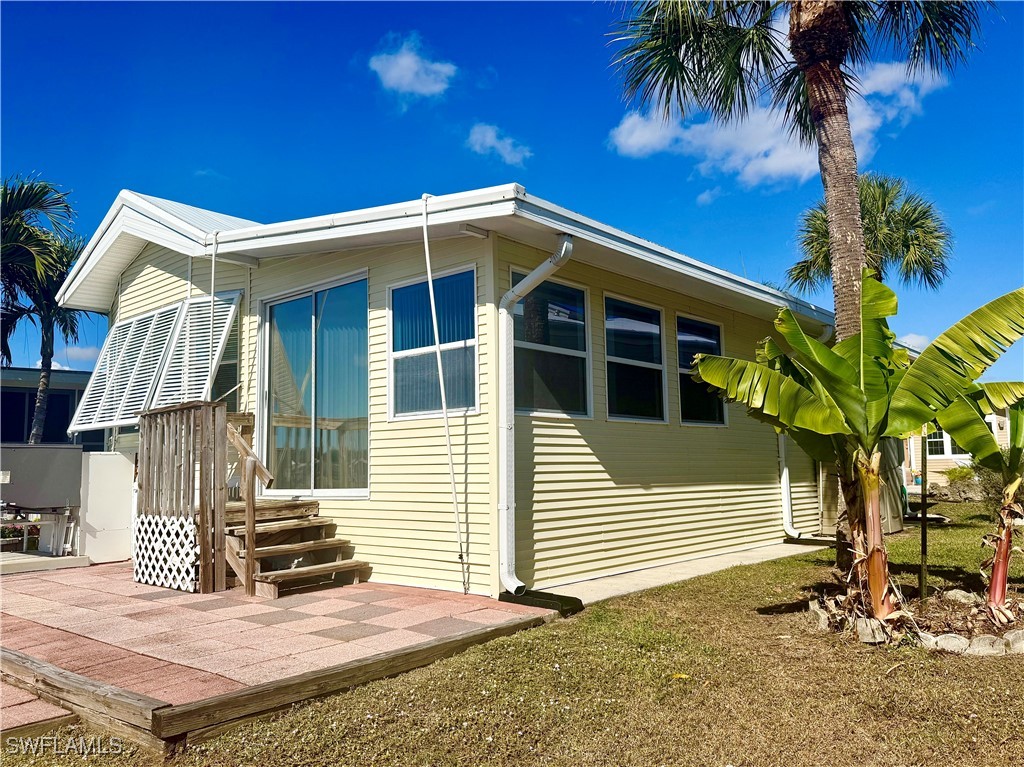 1 Bed ManufacturedHome for Sale in Naples, FL, $129,000 — photo 9