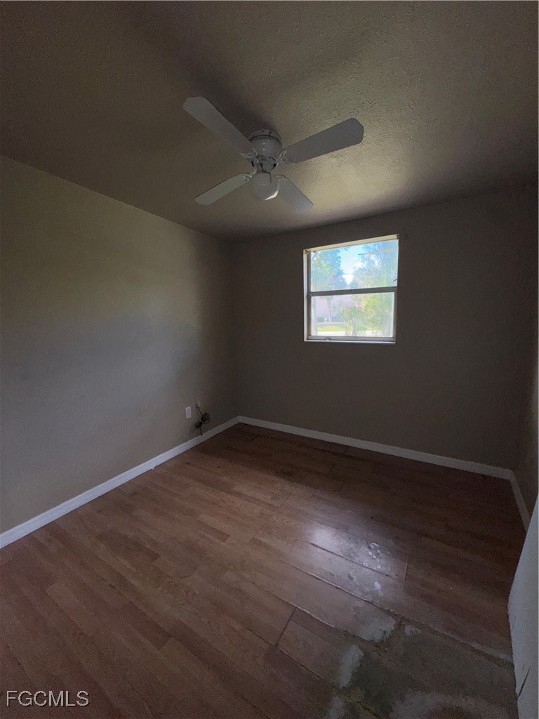 3 Bed SingleFamilyResidence for Sale in North Fort Myers, photo 9