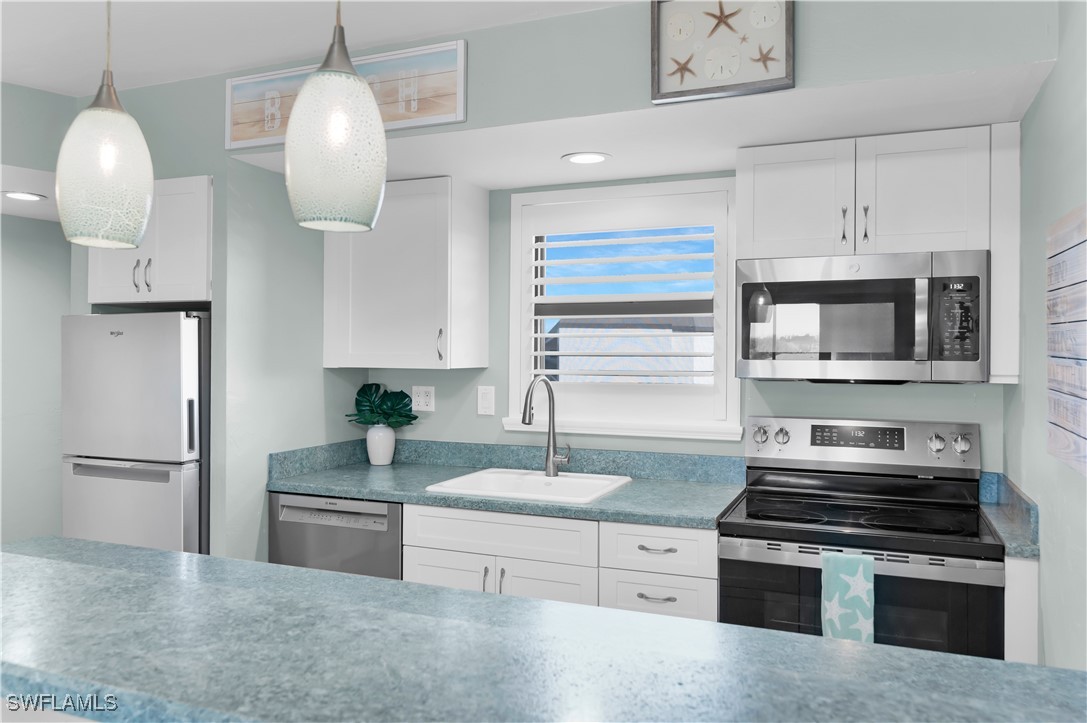 1 Bed Waterfront Home for Sale in Anglers Cove, FL, $310,000 — photo 9
