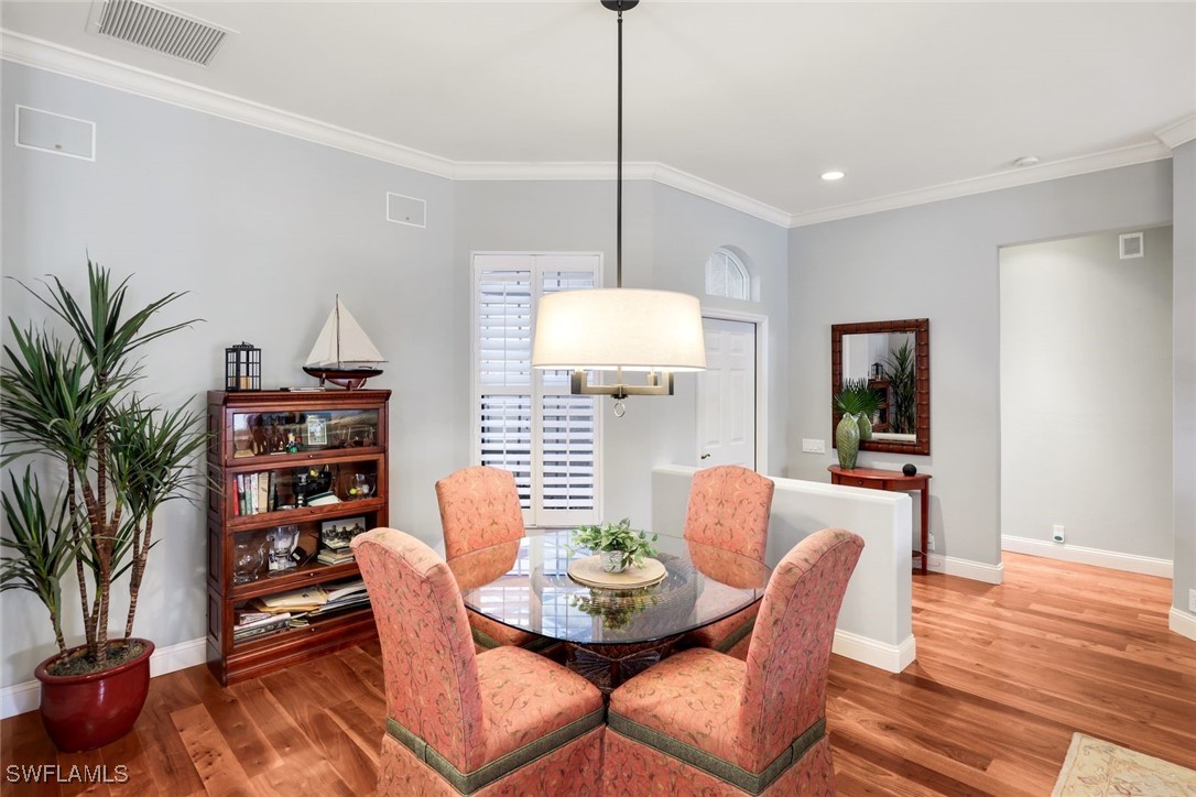 2 Bed SingleFamilyResidence for Sale in Naples, photo 9