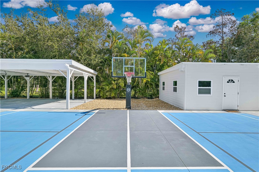 4 Bed Pool Home for Sale in Livingston Woods, FL, $7,500 — photo 9