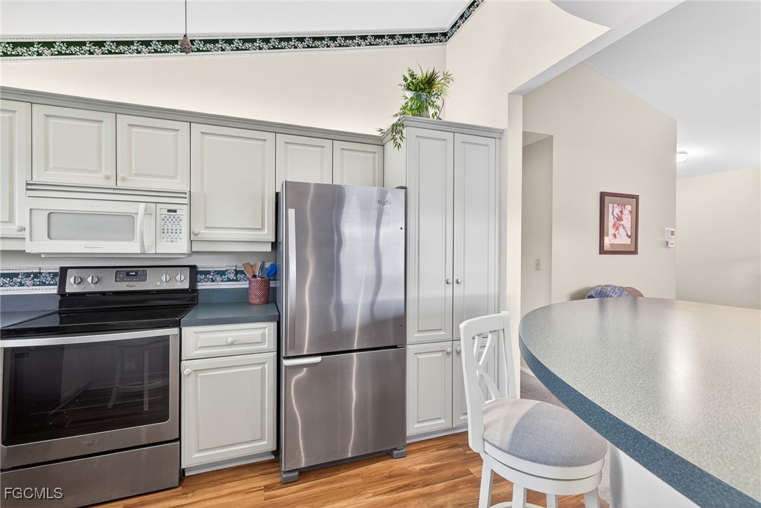 2 Bed Condominium for Sale in Fort Myers, FL, $150,000 — photo 9