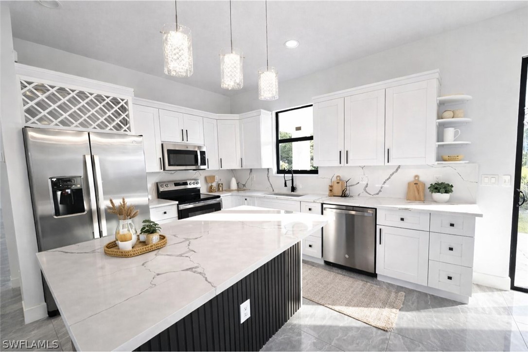 3 Bed SingleFamilyResidence for Sale in Lehigh Acres, photo 9