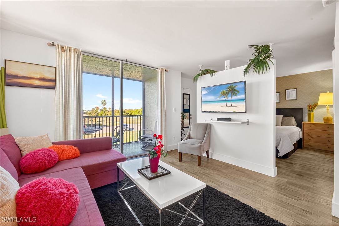 1 Bed Waterfront Home for Sale in Beach And Tennis Club, photo 9