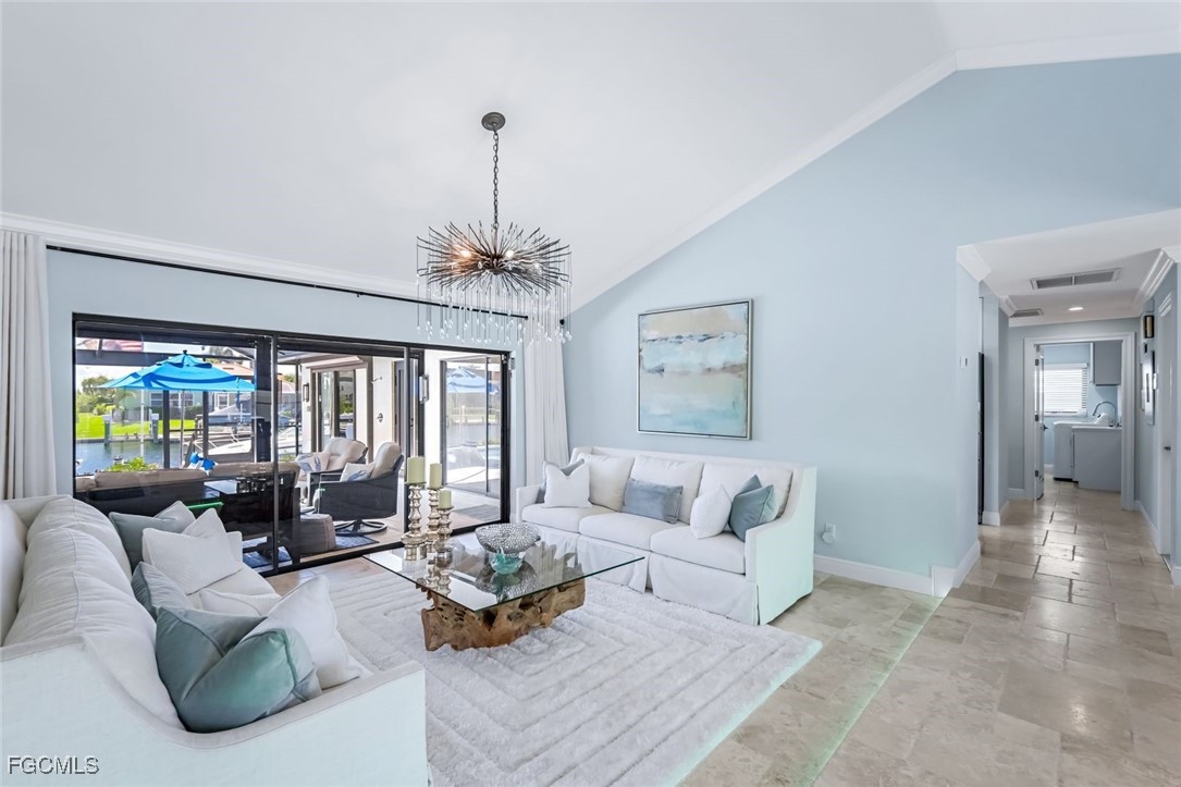 3 Bed Pool Home for Sale in Palm Acres, photo 9