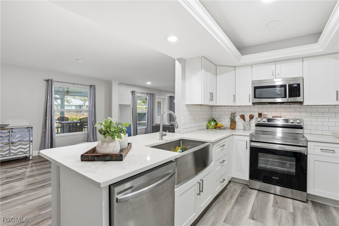 3 Bed Waterfront Home for Sale in Cape Coral, photo 9