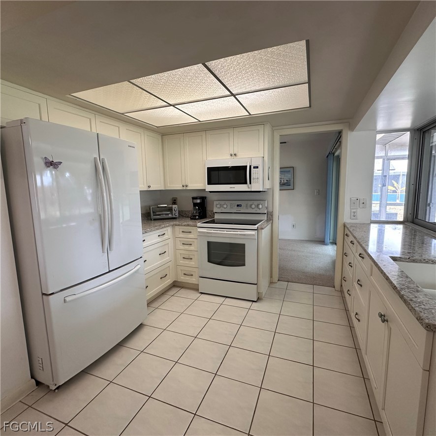 2 Bed SingleFamilyResidence for Sale in Cape Coral, photo 9