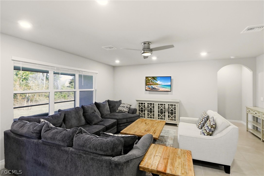 3 Bed SingleFamilyResidence for Sale in Deep Creek, FL — photo 9