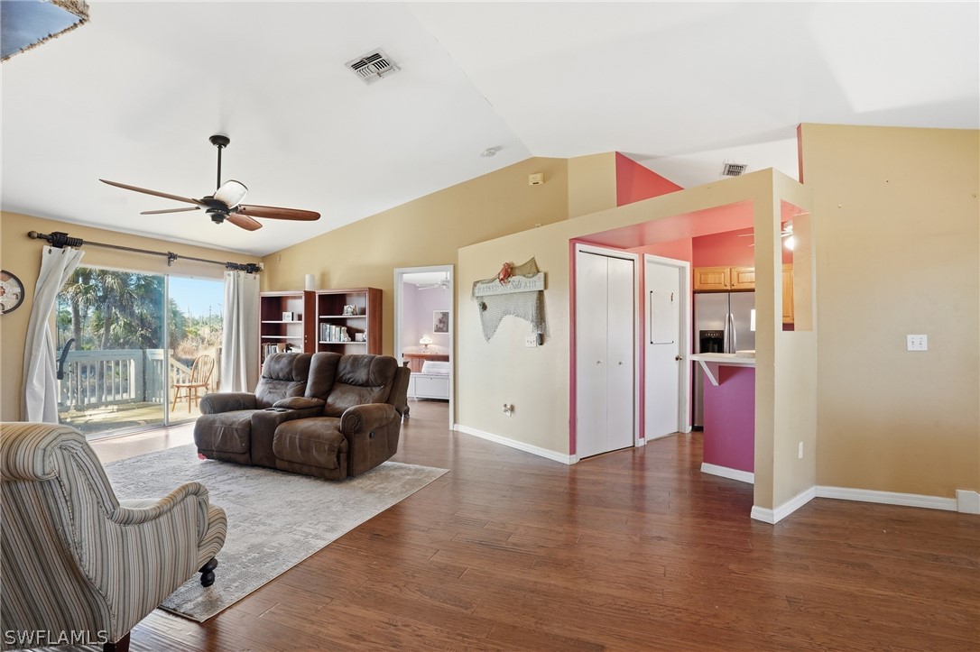3 Bed SingleFamilyResidence for Sale in Naples, photo 9