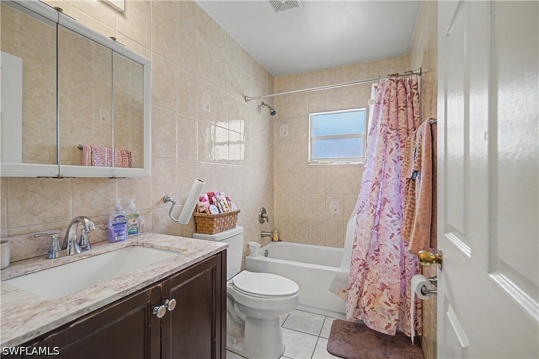 4 Bed SingleFamilyResidence for Sale in Naples, photo 9