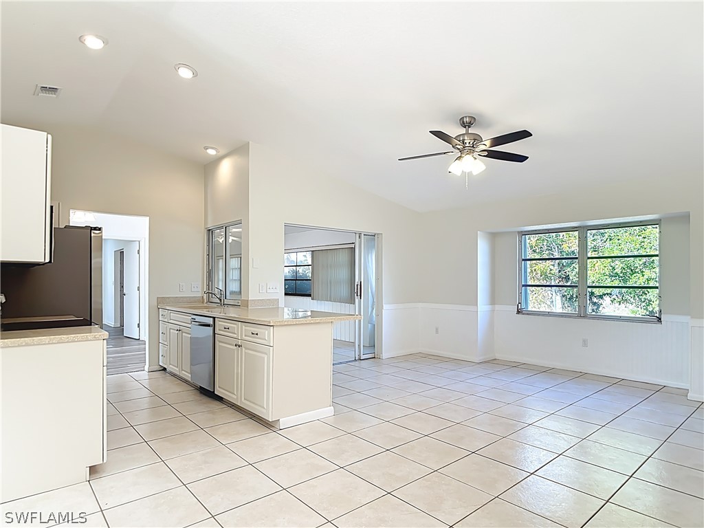 3 Bed SingleFamilyResidence for Sale in Deep Creek, FL — photo 9