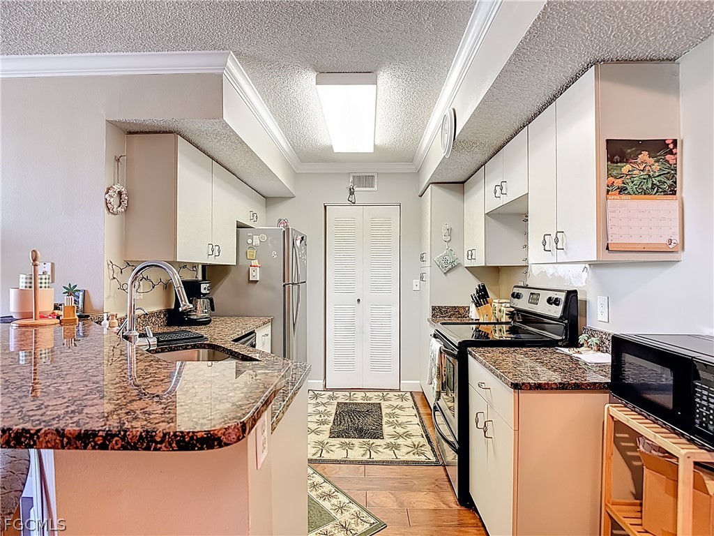 2 Bed Condominium for Sale in Musa At Daniels, FL, $134,900 — photo 9