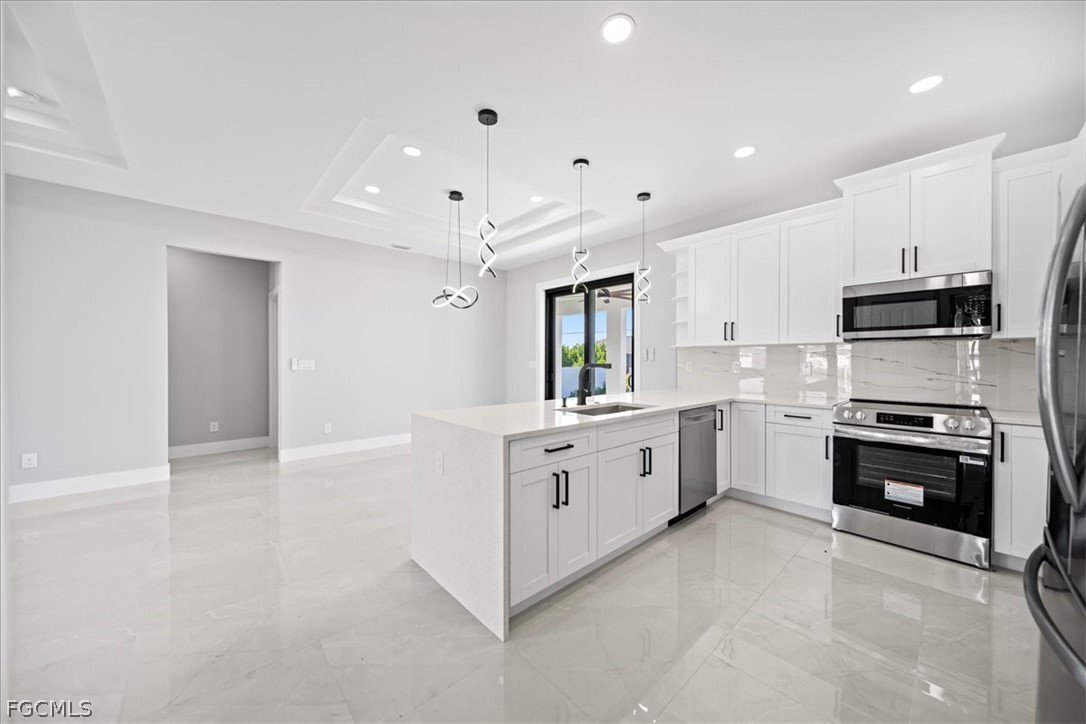 3 Bed SingleFamilyResidence for Sale in Cape Coral, photo 9