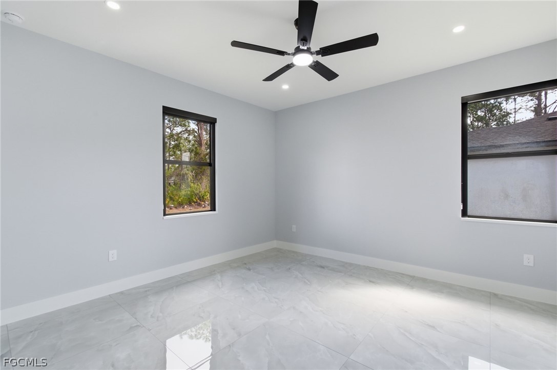 3 Bed SingleFamilyResidence for Sale in Lehigh Acres, photo 9