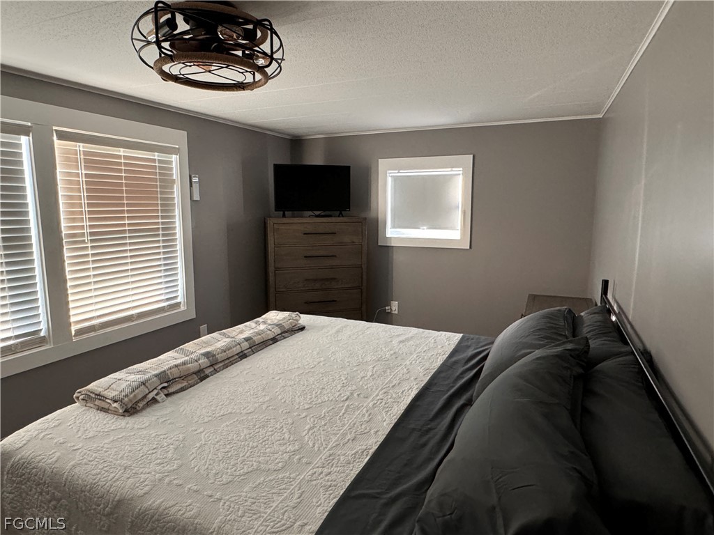2 Bed Waterfront Home for Sale in Fort Myers, photo 9