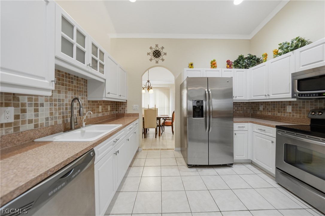 3 Bed SingleFamilyResidence for Sale in Cape Coral, photo 9