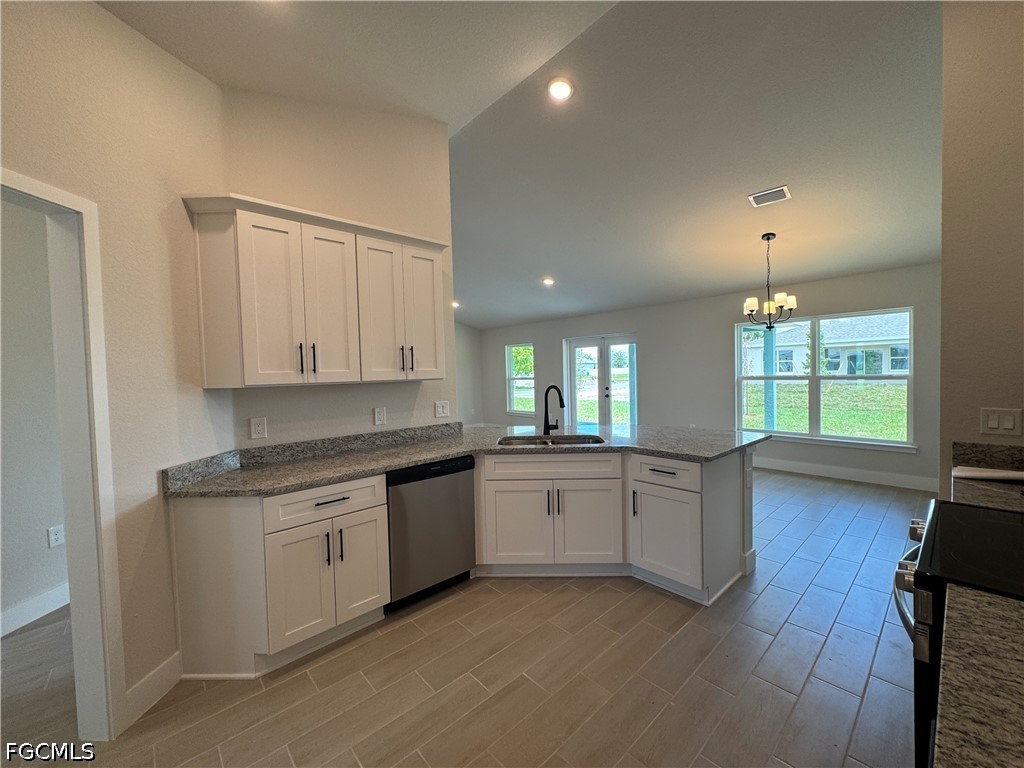 4 Bed SingleFamilyResidence for Sale in Cape Coral, FL — photo 9