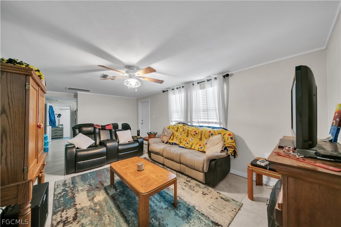 3 Bed SingleFamilyResidence for Sale in North Fort Myers, photo 9