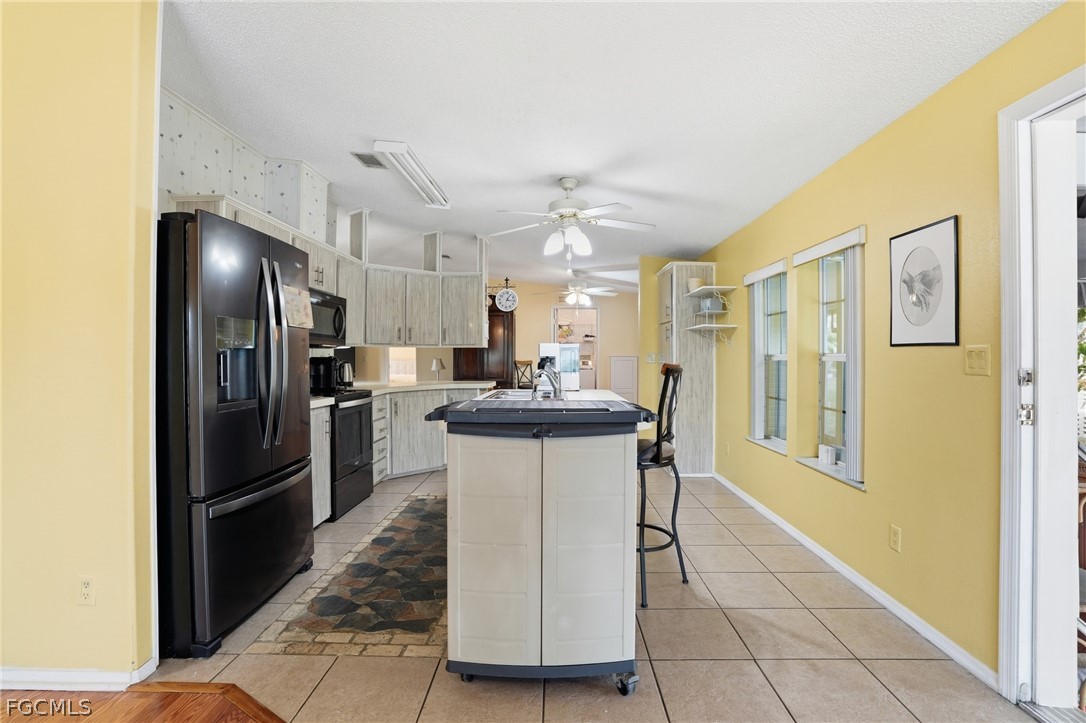 3 Bed ManufacturedHome for Sale in Riverwood, FL, $200,000 — photo 9
