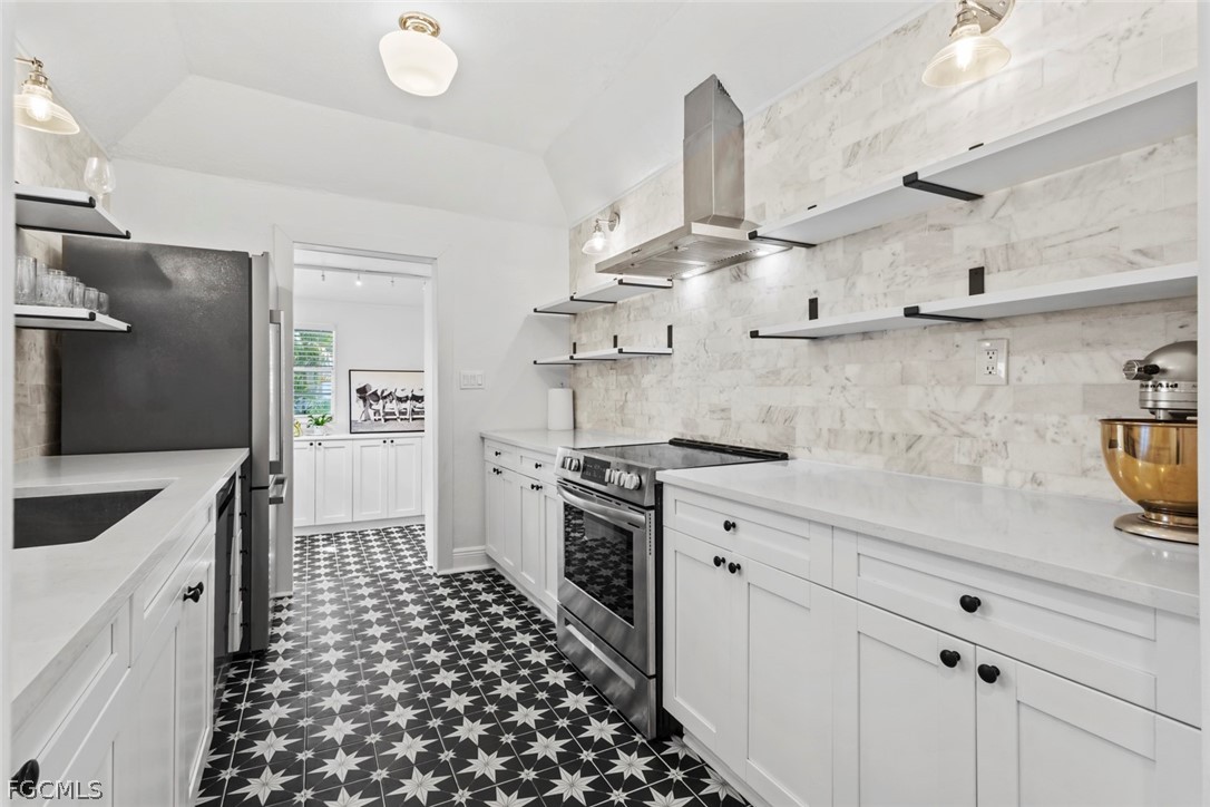 3 Bed SingleFamilyResidence for Sale in Metes And Bounds, FL — photo 9