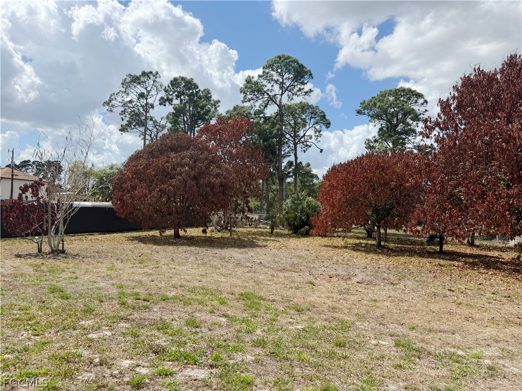3 Bed SingleFamilyResidence for Sale in Lehigh Acres, photo 9