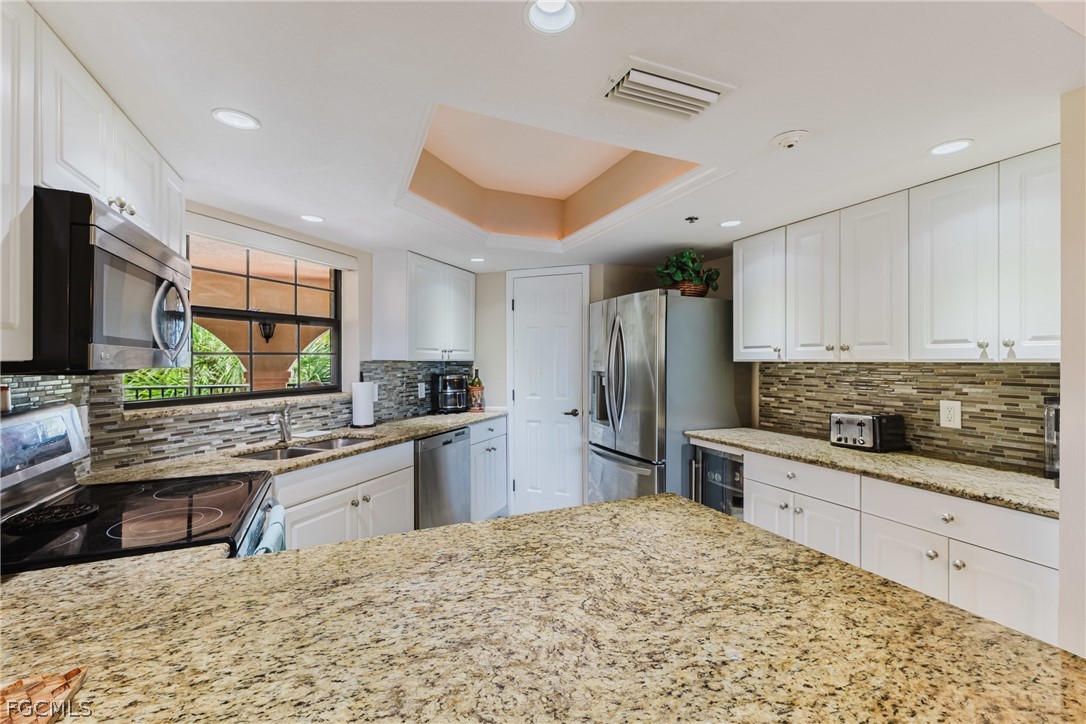 2 Bed Condominium for Sale in Punta Gorda, FL, $200,000 — photo 9