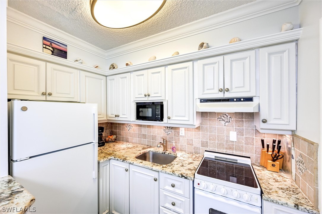 1 Bed Condominium for Sale in Marco Island, FL, $239,900 — photo 9