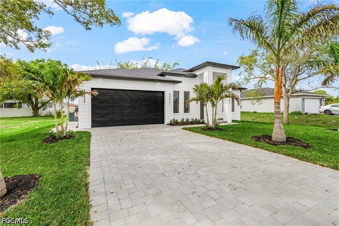 3 Bed SingleFamilyResidence for Sale in Lehigh Acres, photo 9