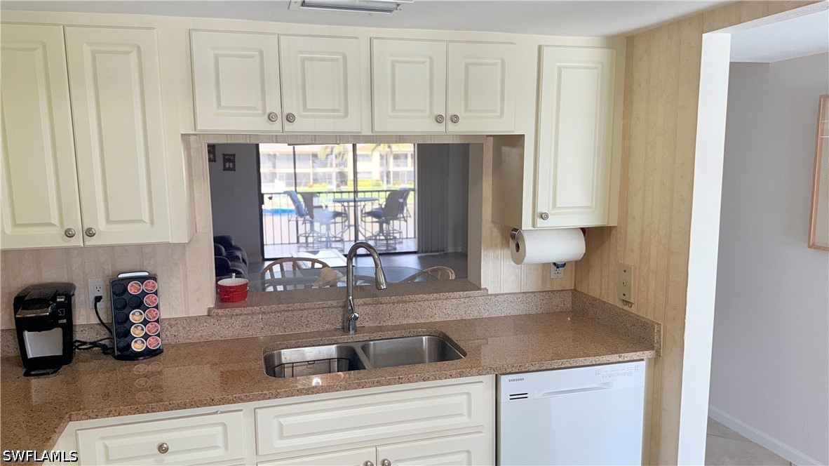 2 Bed Waterfront Home for Sale in Cape Coral, photo 9