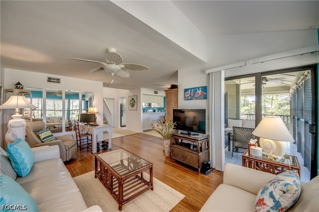 2 Bed Pool Home for Sale in Bokeelia, photo 9