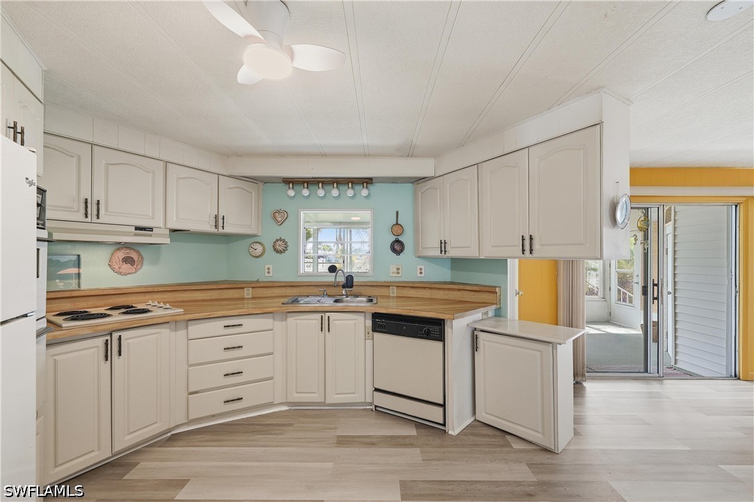 2 Bed Waterfront Home for Sale in Riverwood, FL, $216,000 — photo 9