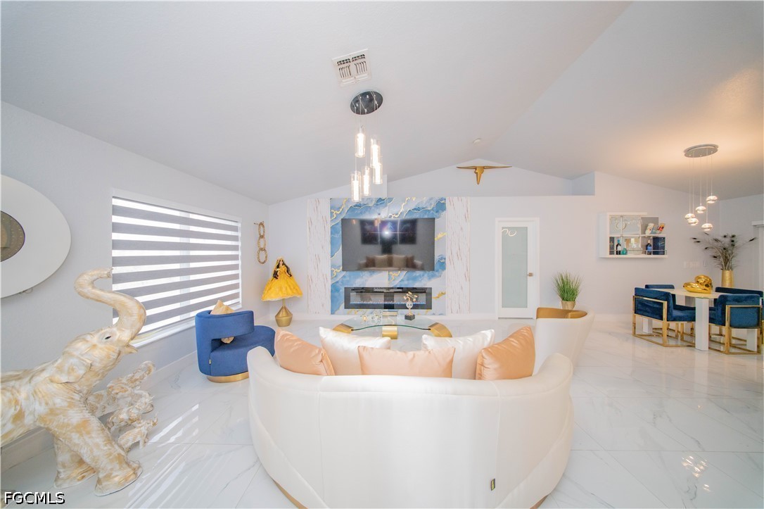 3 Bed Pool Home for Sale in Cape Coral, photo 9