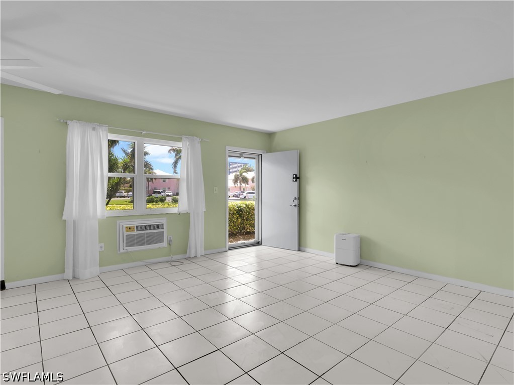 1 Bed Condominium for Sale in Seabreeze Condo, FL, $175,000 — photo 9