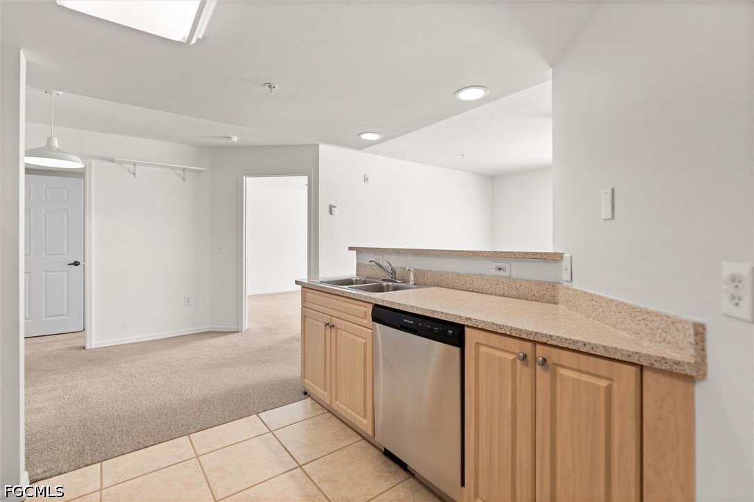 2 Bed Condominium for Sale in Four Mile Cove, FL, $134,000 — photo 9