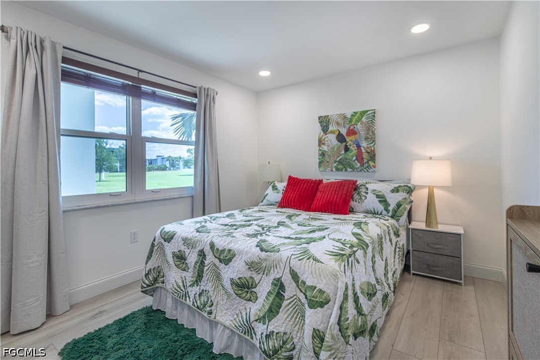 2 Bed Waterfront Home for Sale in Seven Lakes, photo 9