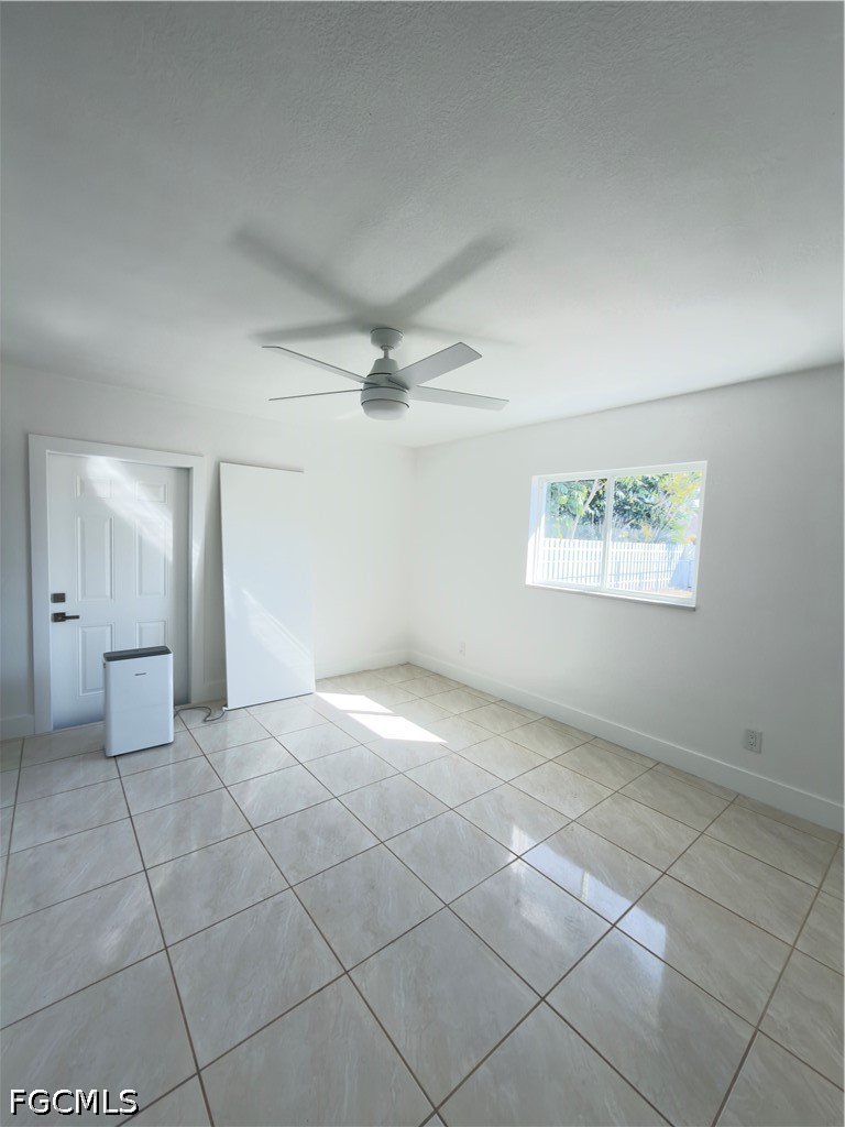3 Bed SingleFamilyResidence for Sale in Cape Coral, photo 9